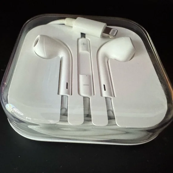 Apple Headphones & Case iPhone iPod iPad Earbuds Headphones 3.5mm EUC